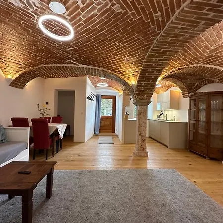아파트 Esterbauer Homes, Gewoelbe 4p, Moderne Stadel Loft 4p Und Generationen Farmhaus 9p In Ruhiger Alleinlage Mit Schwimmteich Am Hof Neuberg